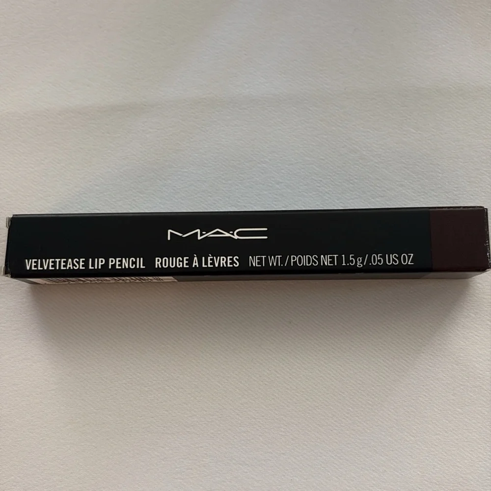 MAC Cosmetics Velvetease Lip Pencil
